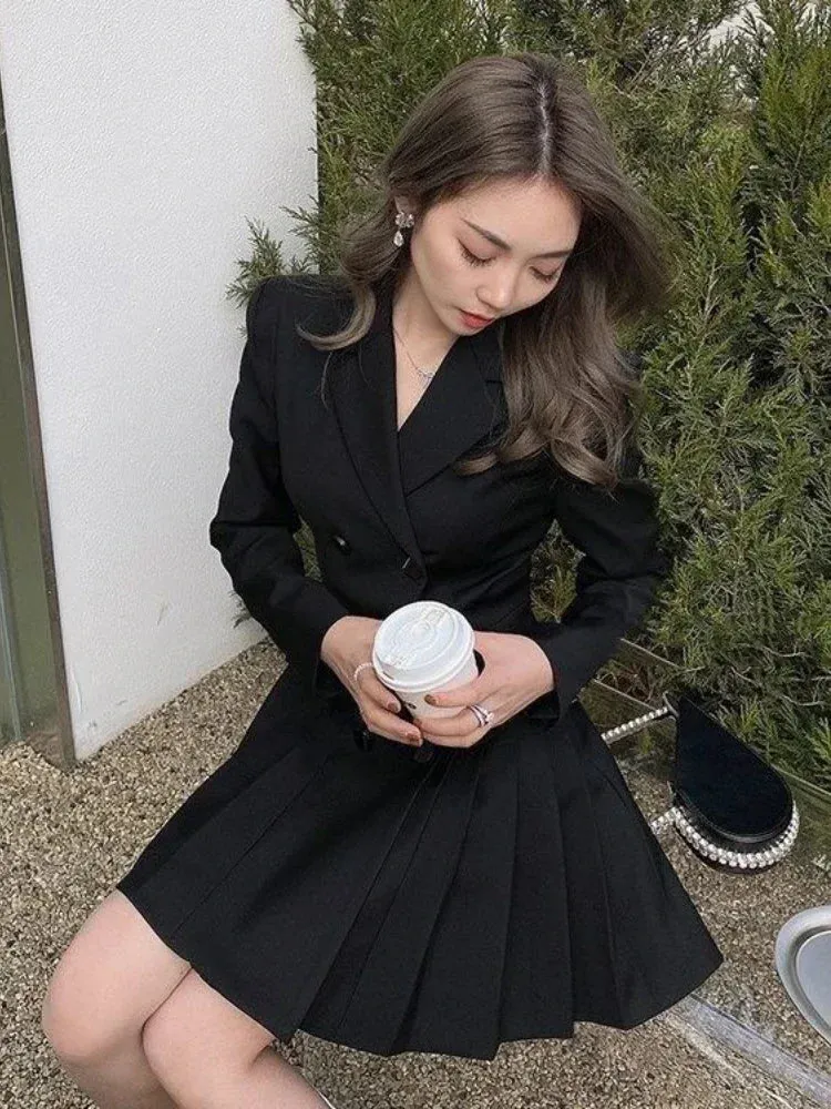 Korean Version of The Workplace Women's Slim Pleated Suit Skirt 2024 Spring New Single-breasted Black Temperament Waist Dress