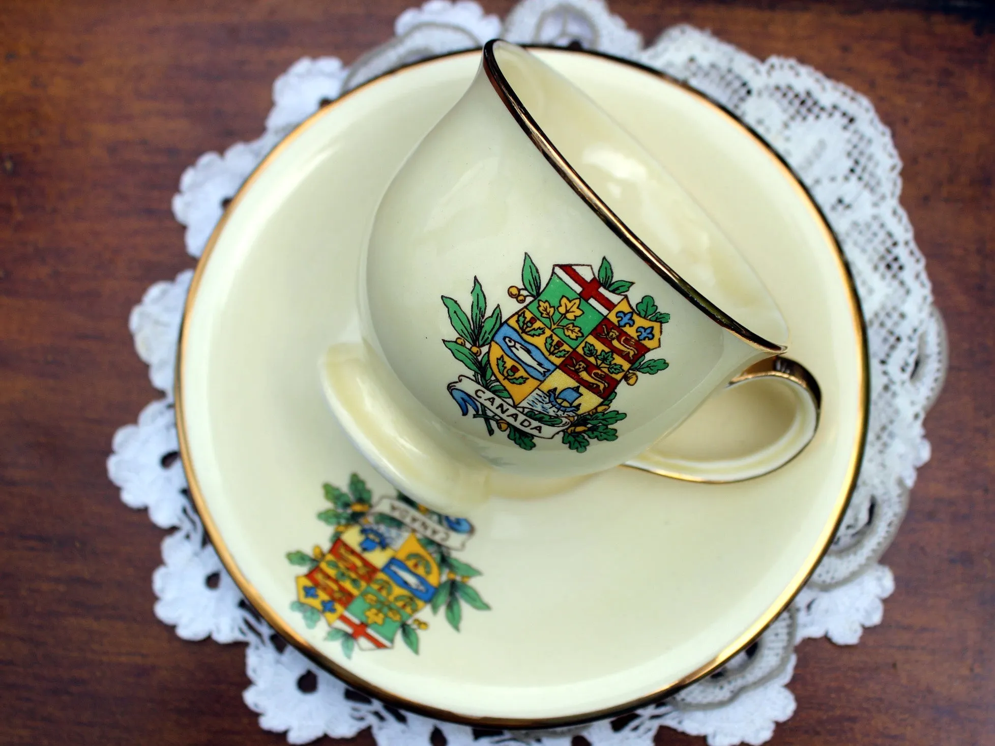 Royal Winton Grimwades Canada Crest Porcelain Cup and Saucer  11276
