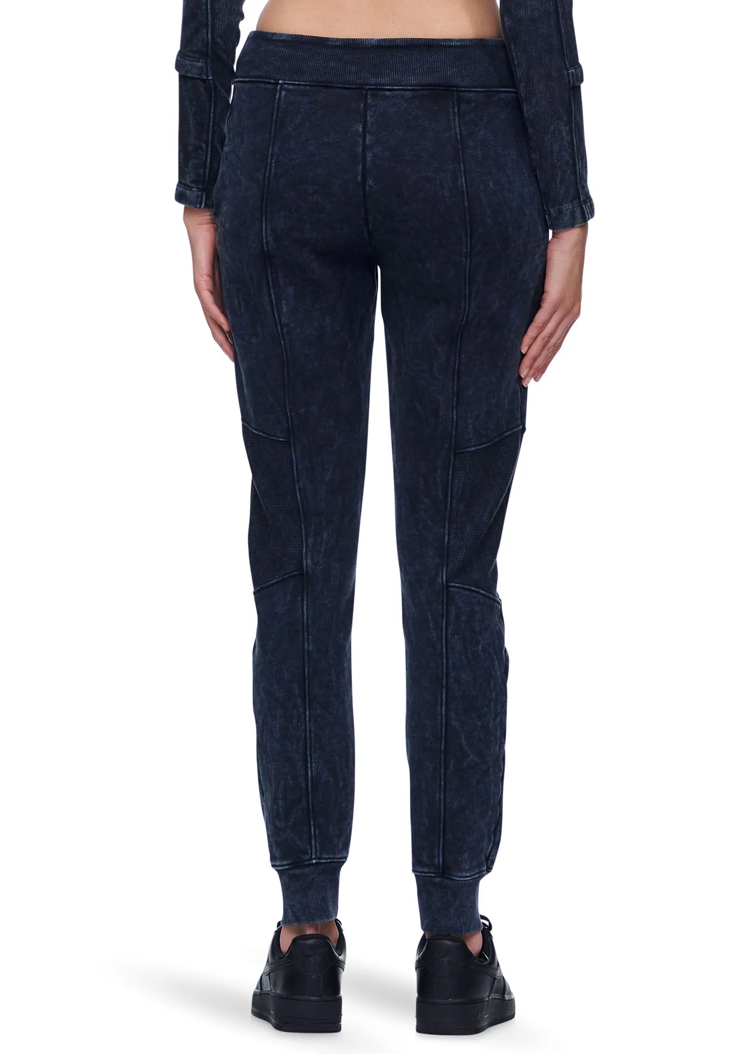 VIAVIA Ribbed Sweat Pant In Washed Navy
